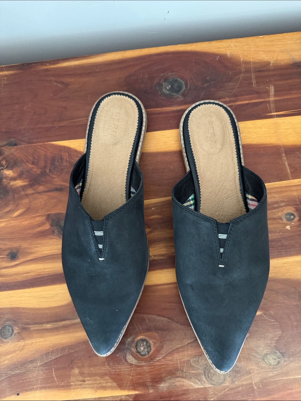 Sperry Black Pointed-Toe Slip-On Mules